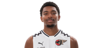 Локомотив се раздели с чужденец