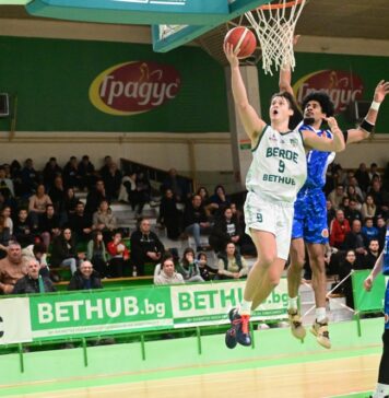 Берое не се даде на Академик (видео)