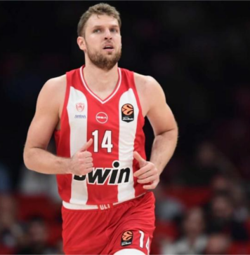 Девет поред за Везенков и Олимпиакос в Гърция