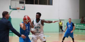 Берое се раздели с още един играч