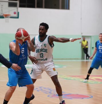 Берое се раздели с още един играч