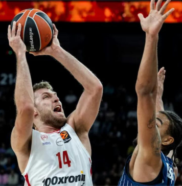 Везенков най-полезен за Олимпиакос срещу Анадолу Ефес (видео)