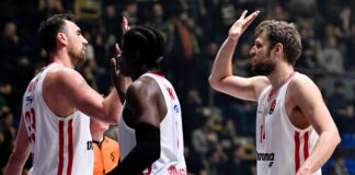 Везенков отново блести, Олимпиакос разгроми Партизан в Евролигата (видео)