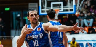 Академик си тръгна с успех от Шумен след силна трета четвърт (видео)