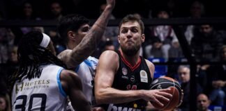 Везенков тласна Олимпиакос към нов успех в Гърция (видео)