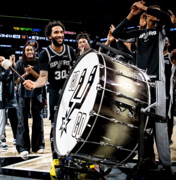 Сан Антонио взе реванш от Ню Йорк за загубата във финала на НБА Къп (видео)