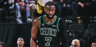 Джейлън Браун наниза 50 точки срещу Клипърс (видео)