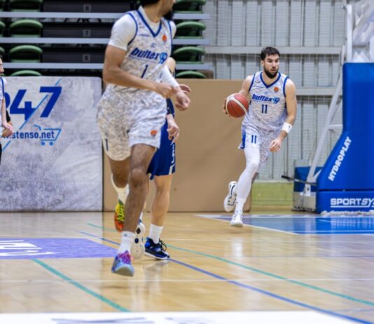 Академик не остави шансове на Спартак (видео)