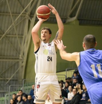 Локомотив се върна на победния път с убедителен успех над Левски (видео)