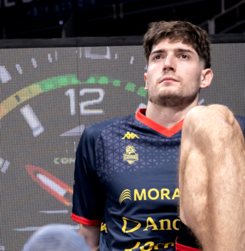 Константин Костадинов с контузия в глезена