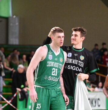 Черно море си тръгна от Стара Загора с победа след кош в края (видео)