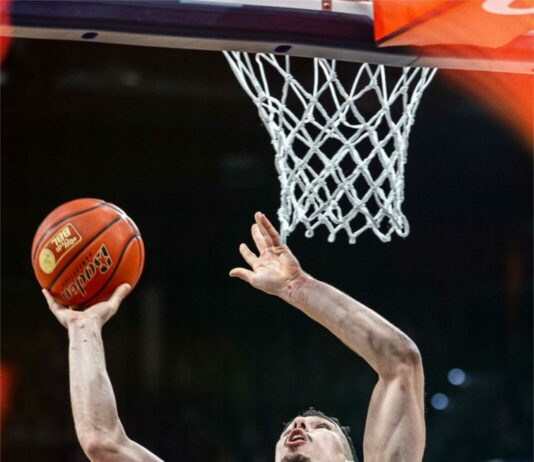 Минчев и Кемниц се класираха за плейофите в турнира Еврокъп