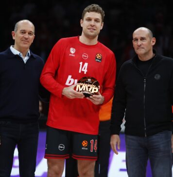 Aлександър Везенков взе наградата си за MVP на януари в Евролигата (видео)