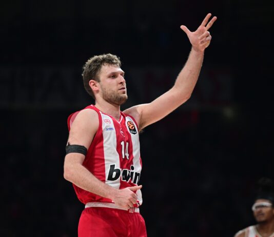 Пред Джокович и Перо Антич: Александър Везенков с нов майсторски клас в Евролигата (видео)