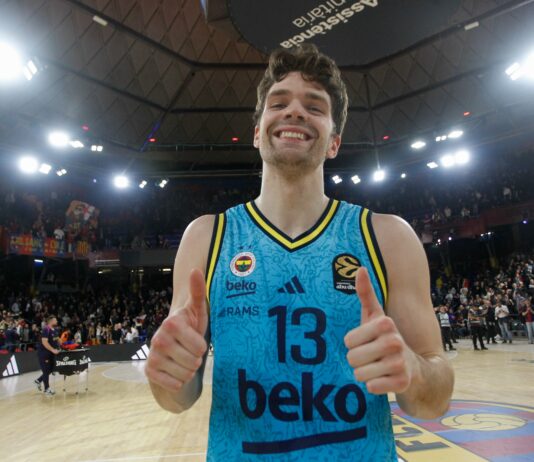 Фенербахче не се даде на Барса в края (видео)