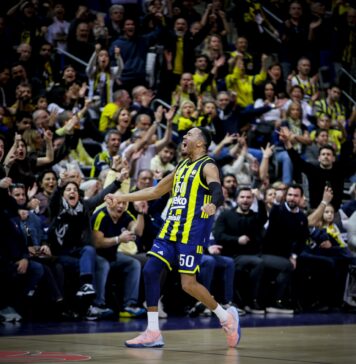 Фенербахче в стил “непобедим” (видео)