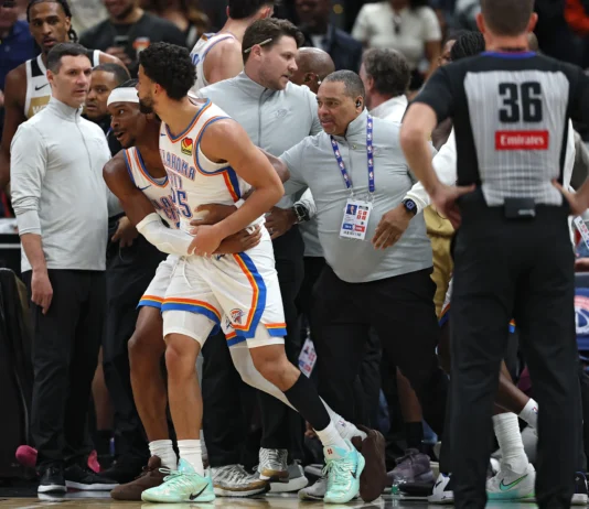 Четирима изгонени след меле по време на двубоя Вашингтон – Оклахома (видео)