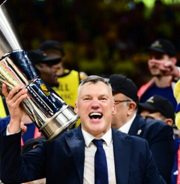 Шарунас Ясикeвичус също не може да излети от Дубай