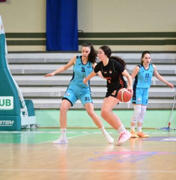 Монтана 2003 с успешен старт на плейофите при жените