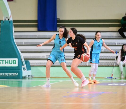 Монтана 2003 с успешен старт на плейофите при жените