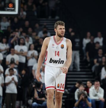 Везенков разби АСВЕЛ и качи Олимпиакос на върха в Евролигата (видео)