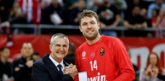 Везенков зарадва около 10 000 фенове в София (видео)