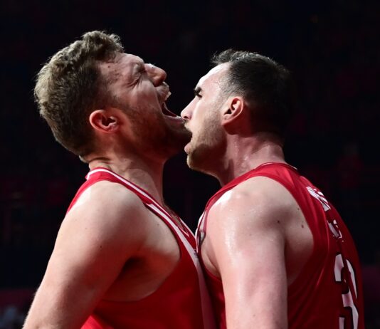 Кръв, характер и победа: Везенков изведе Олимпиакос до 1-0 срещу Монако (видео)