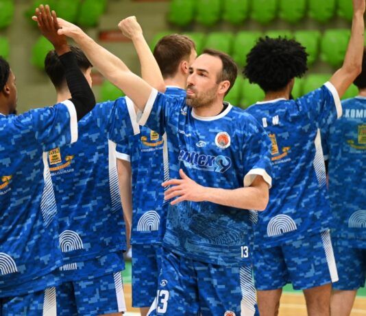 Асен Великов ще дирижира играта на Академик за последно днес