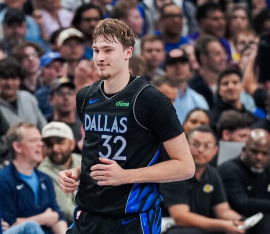 45 точки за Купър Флаг срещу Лейкърс (видео)