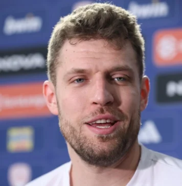 Александър Везенков за приза МVP в Евролигата: Щастлив съм, благодаря на всички в клуба