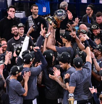 MVP на финалите на Запад Виктор Уембаняма: Искаме още четири победи
